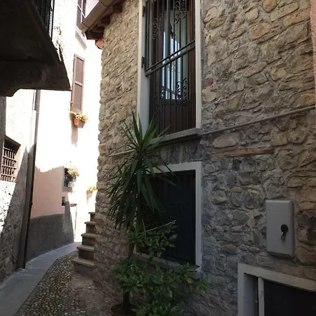 Casa Antico Borgo Lenno